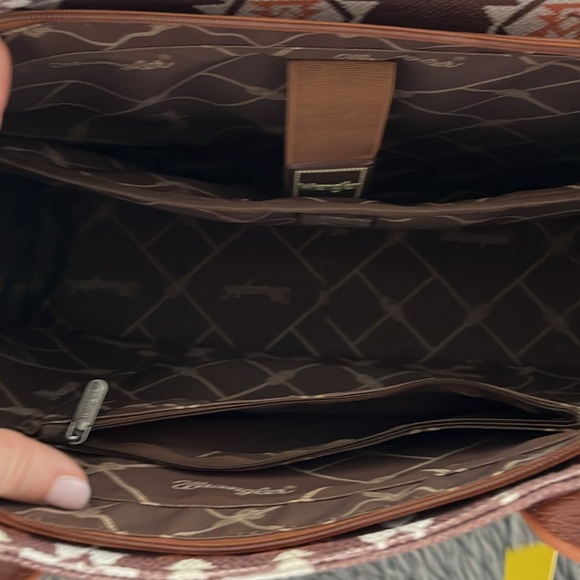 Wrangler laptop Tote - Picture 2 of 2